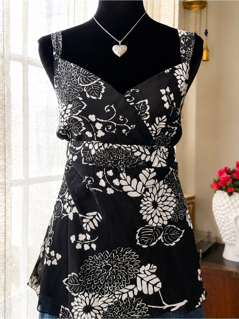 AB Studio Black & White Floral V-Neck Top